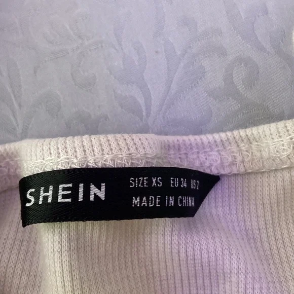 4 CUTE CROPPED TANKS - Picture 5 of 5